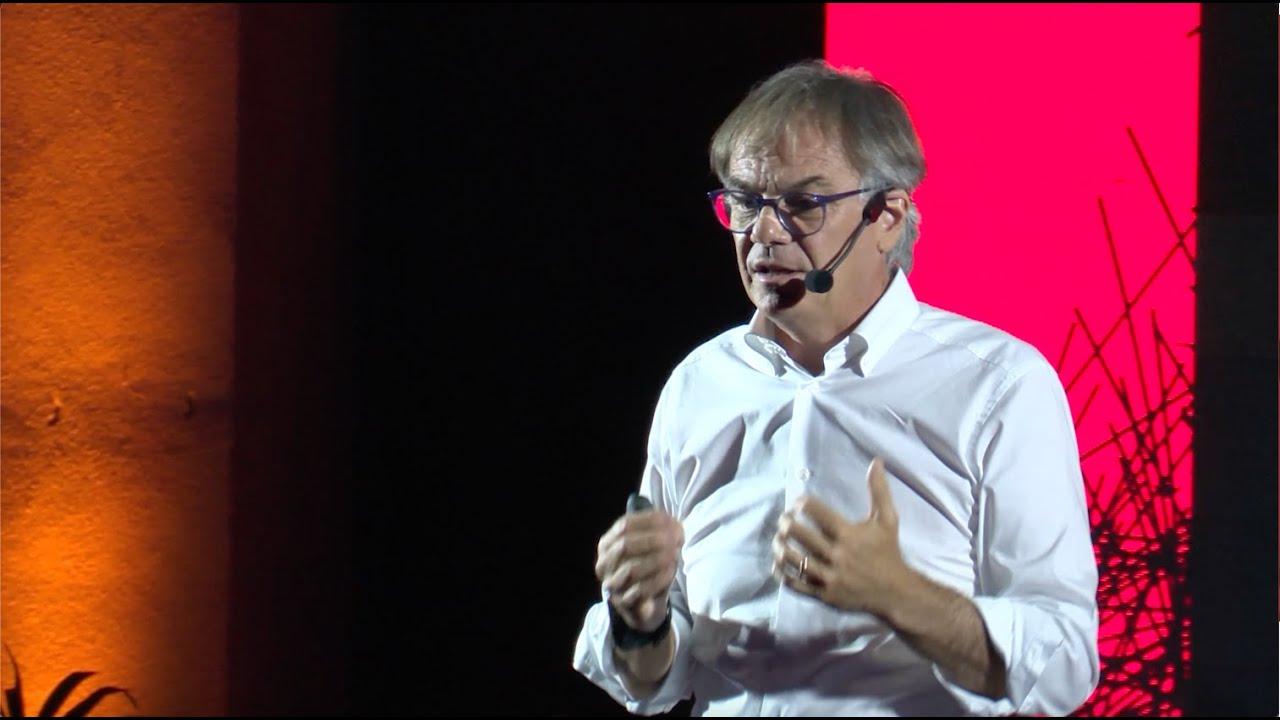 Turismo siediti, dobbiamo parlare | Gianluigi Tiddia | TEDxViaCavour