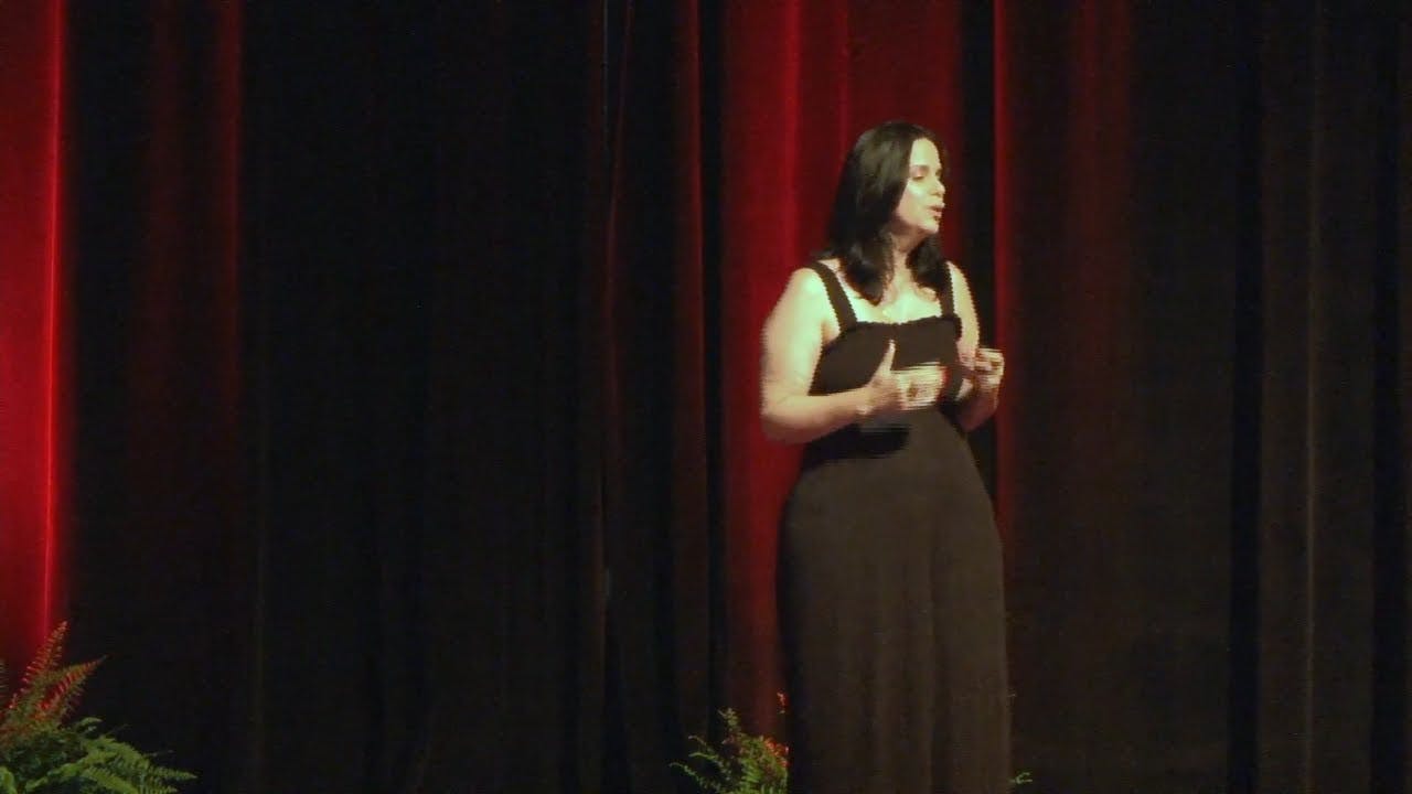 Compaixão: O Amor que nos torna Humanos | Ana Cláudia Vazquez | TEDxUFCSPA