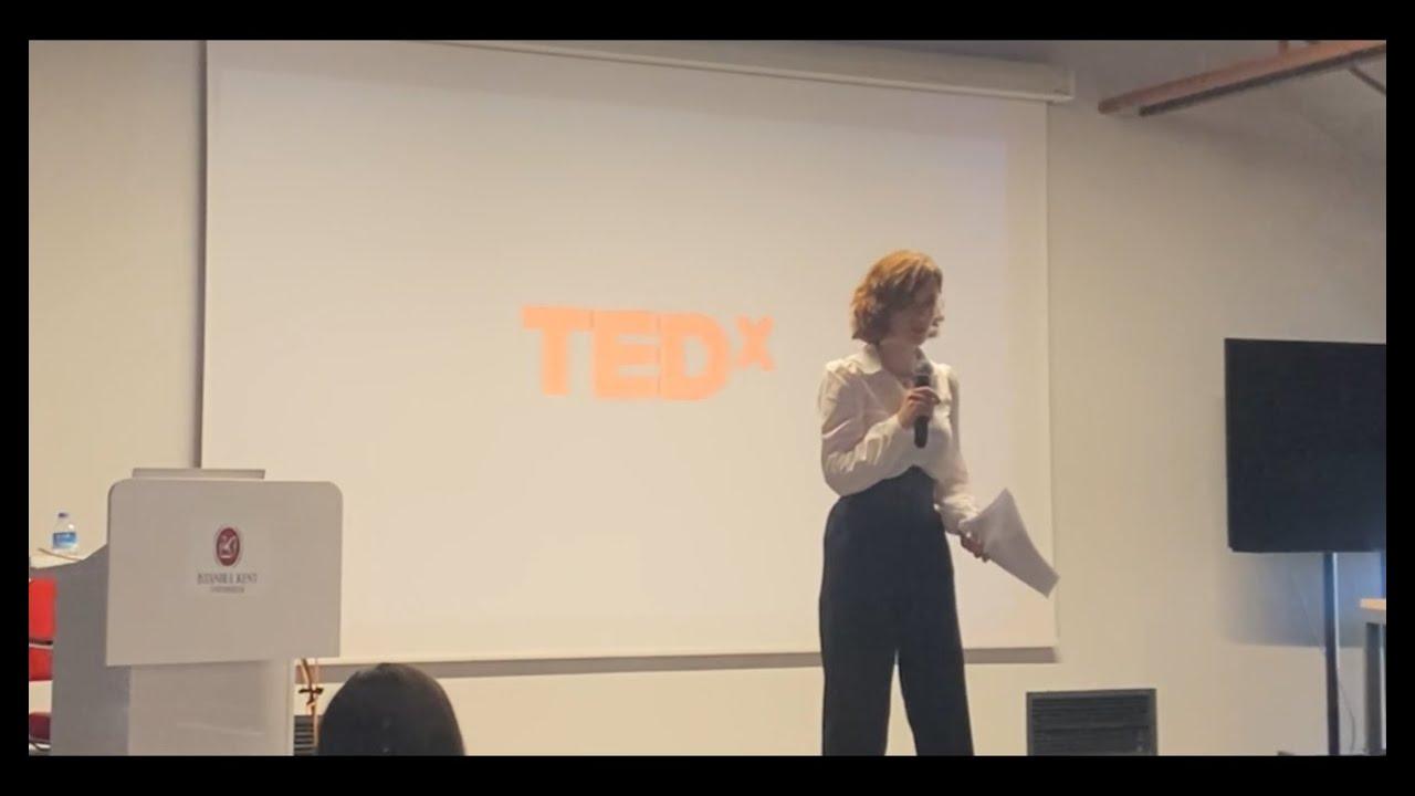 Diksiyonun Başkaldırıştaki Yeri | Hümeyra Akbayrak | TEDxPera Youth